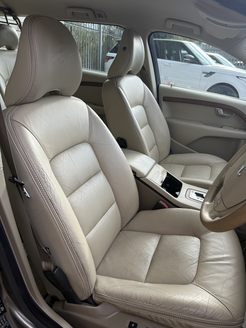 Used Volvo XC70 2008 for sale - 78105971: Photo 4