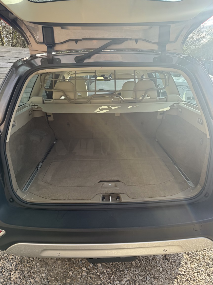 Used Volvo XC70 2008 for sale - 78105971: Photo 8