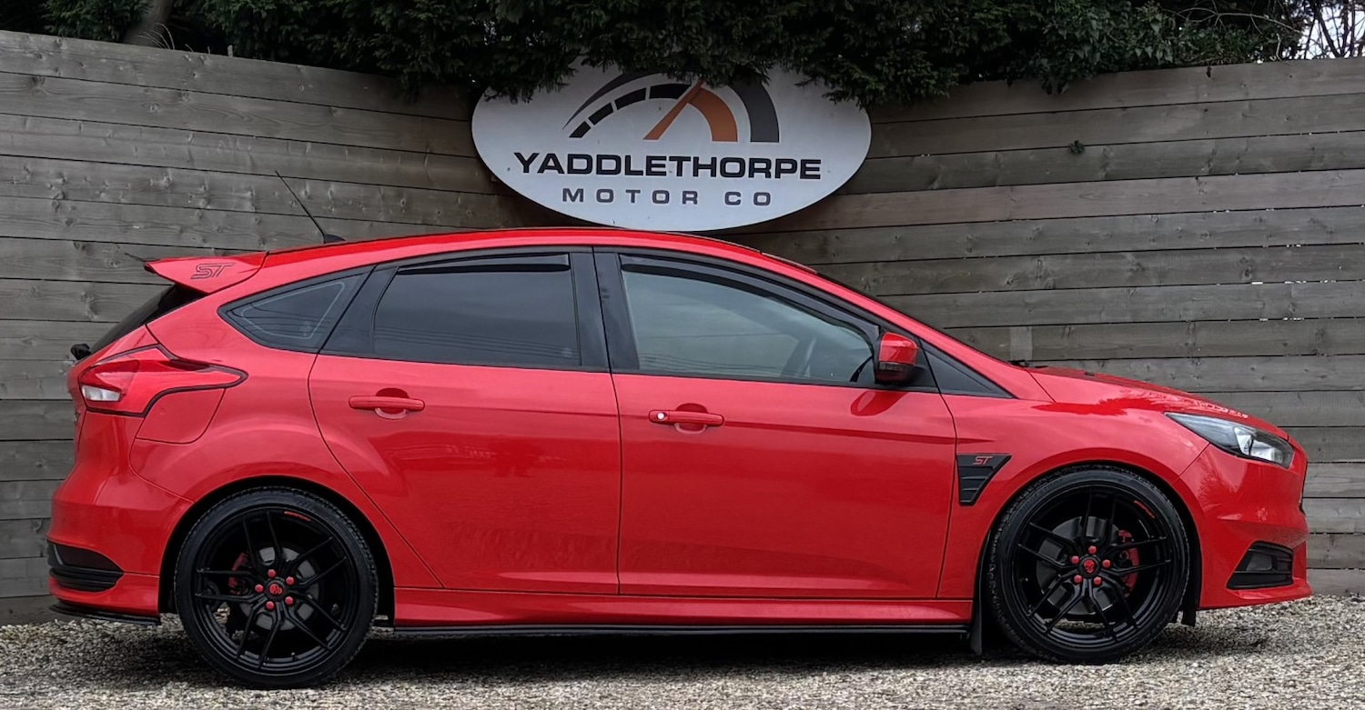 Used Ford Focus 2015 for sale - 76863869: Photo 4