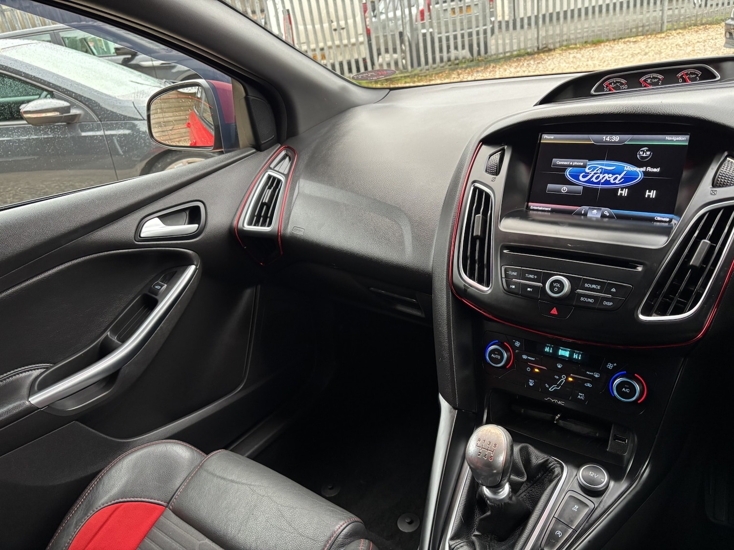 Used Ford Focus 2015 for sale - 76863869: Photo 6