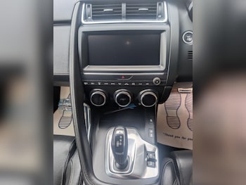 Used Jaguar E-Pace 2019 for sale - 76769309: Photo