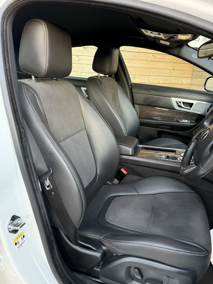 Used Jaguar XF 2015 for sale - 78018339: Photo 5