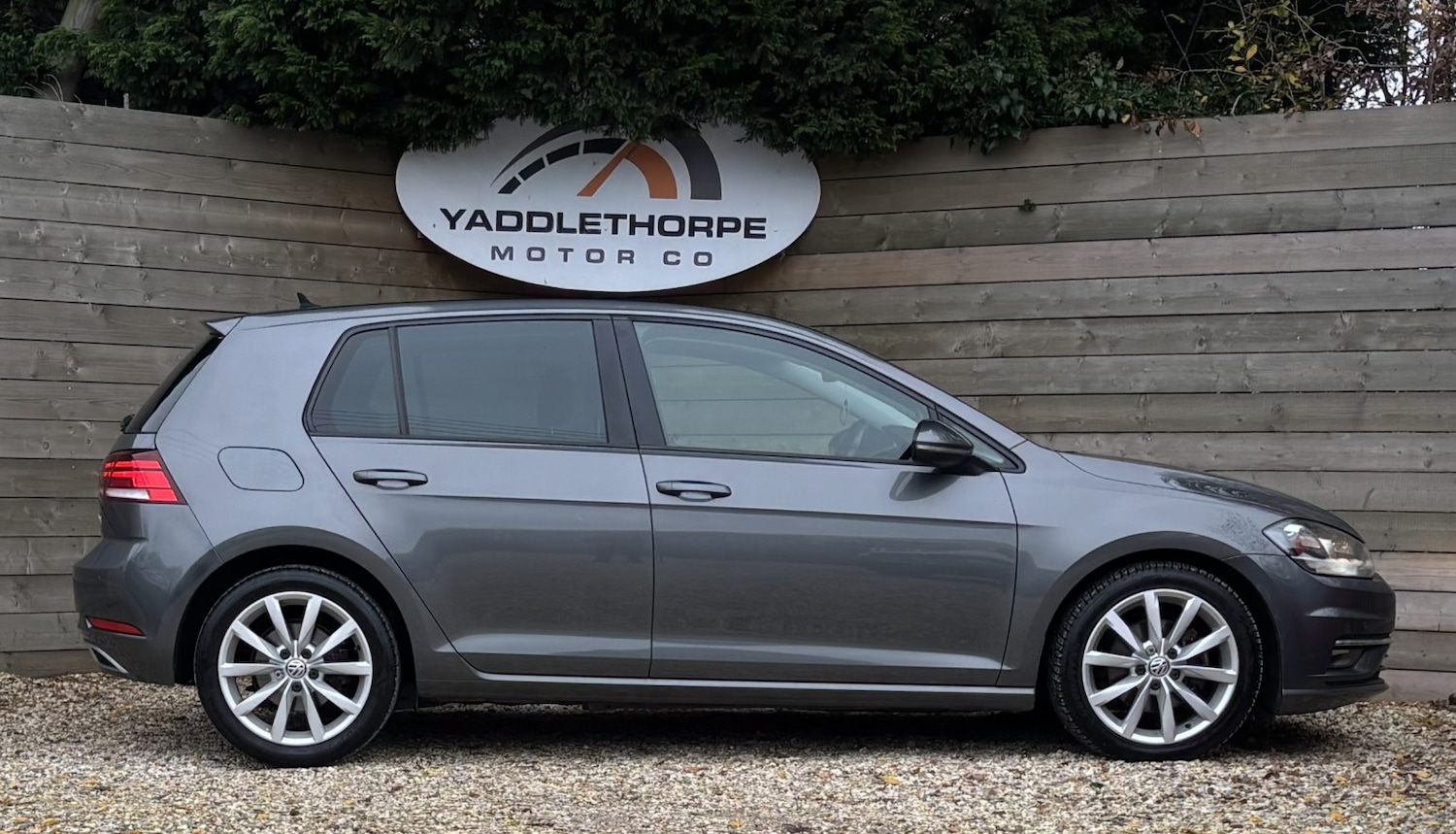 Used Volkswagen Golf 2017 for sale - 76565206: Photo 2