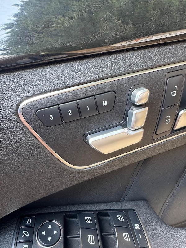 Used Mercedes-Benz E-Class 2013 for sale - 75664372: Photo 10