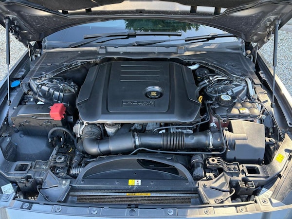 Used Jaguar XE 2016 for sale - 76313888: Photo 6