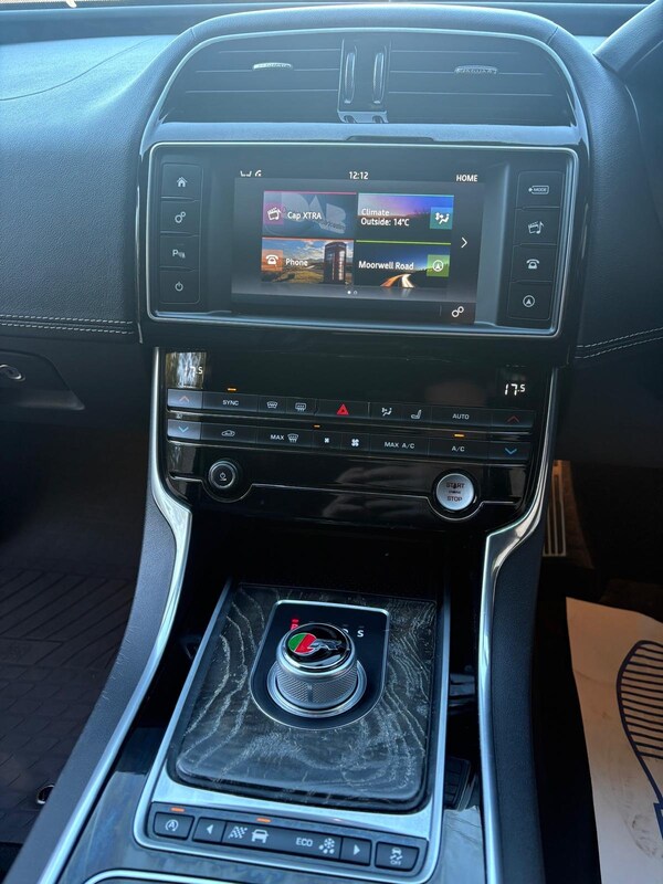 Used Jaguar XE 2016 for sale - 76313888: Photo 8