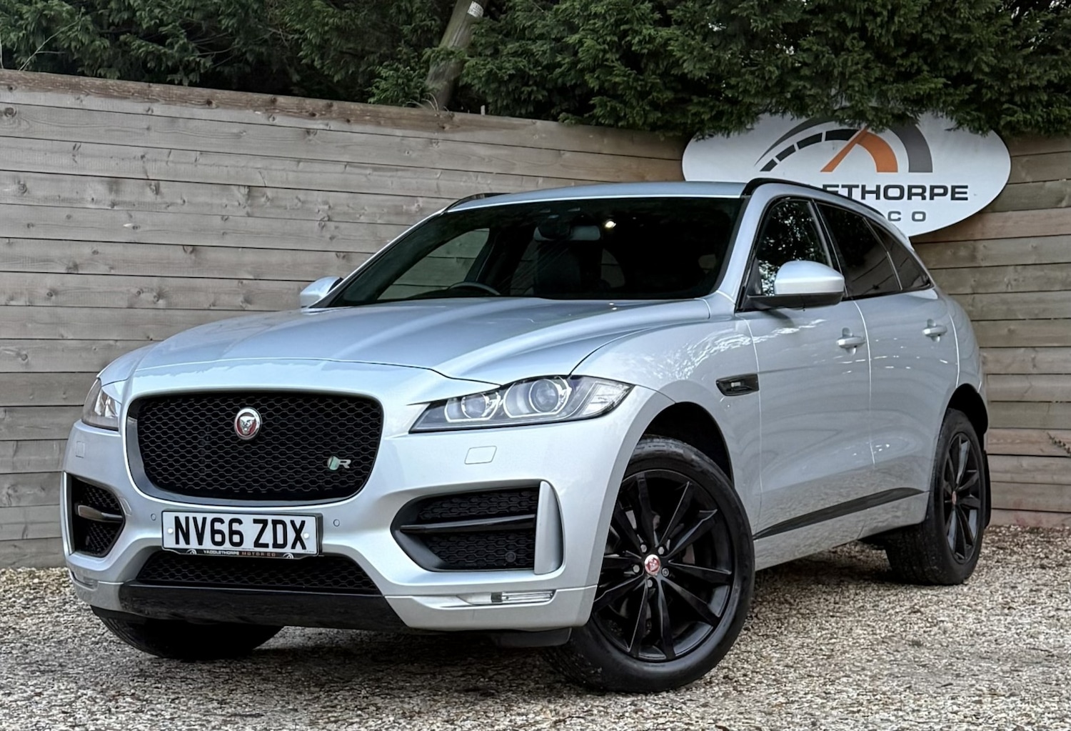 Used Jaguar F-Pace 2017 for sale - 76656076: Photo 1