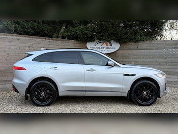 Used Jaguar F-Pace 2017 for sale - 76656076: Photo