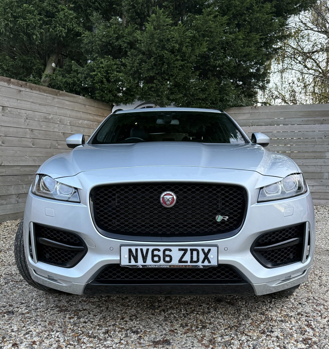 Used Jaguar F-Pace 2017 for sale - 76656076: Photo 4