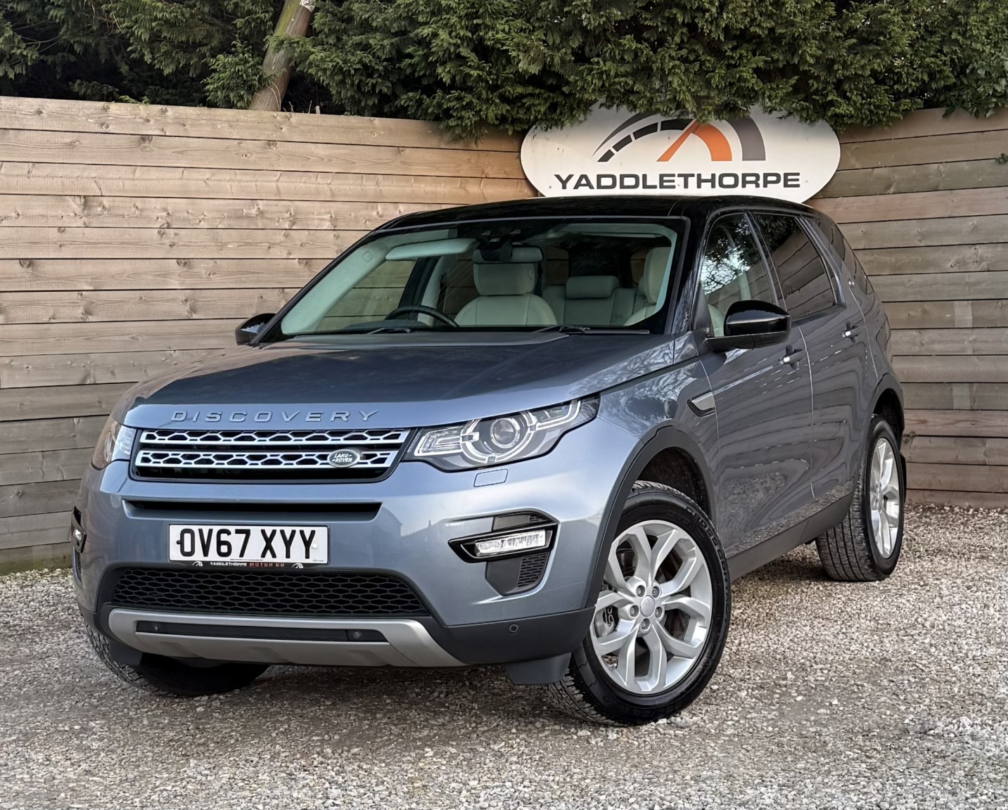 Used Land Rover Discovery Sport 2017 for sale - 77749962: Photo 1