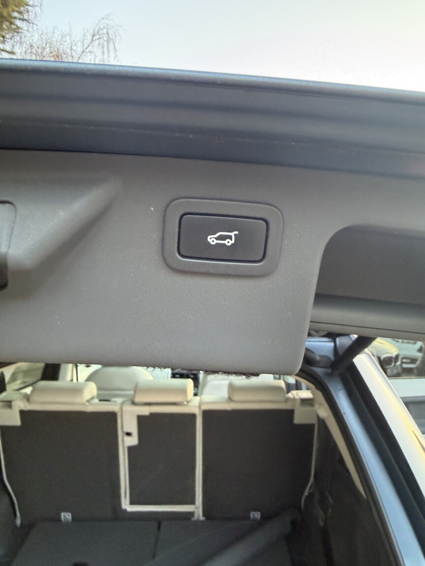 Used Land Rover Discovery Sport 2017 for sale - 77749962: Photo 11