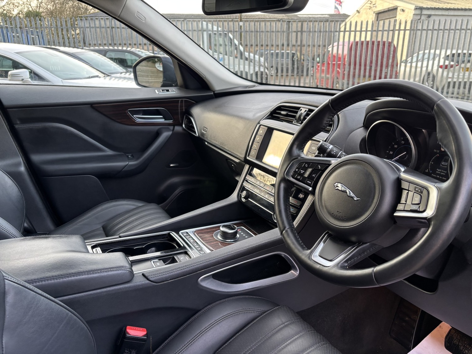 Used Jaguar F-Pace 2017 for sale - 77319806: Photo 6