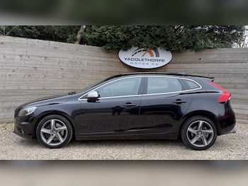 Used Volvo V40 2015 for sale - 77277437: Photo