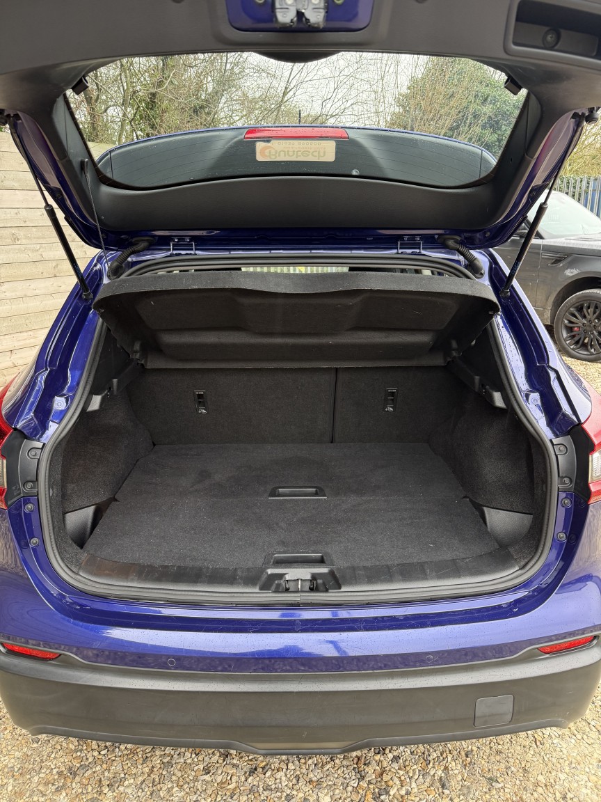 Used Nissan Qashqai 2017 for sale - 77400066: Photo 6