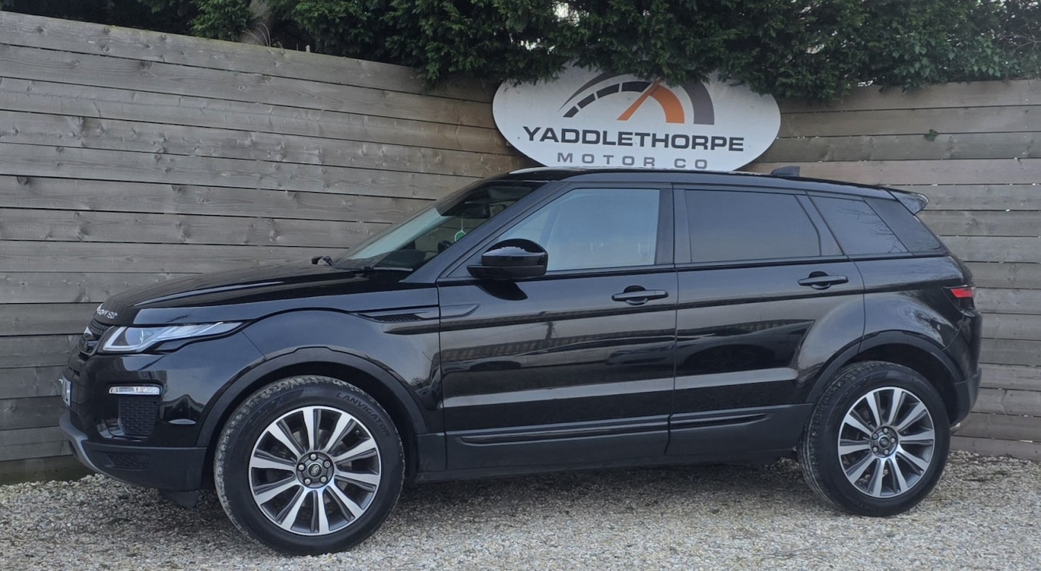 Used Land Rover Range Rover Evoque 2017 for sale - 78018275: Photo 2