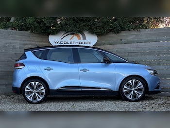 Used Renault Scenic 2017 for sale - 76571223: Photo