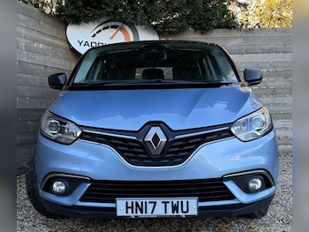 Used Renault Scenic 2017 for sale - 76571223: Photo