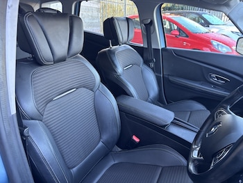 Used Renault Scenic 2017 for sale - 76571223: Photo