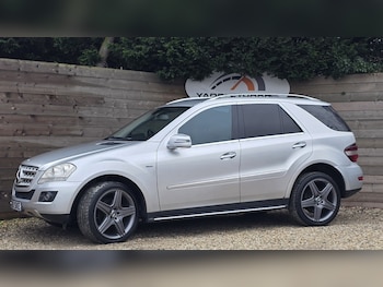 Used Mercedes-Benz M Class 2010 for sale - 77483664: Photo