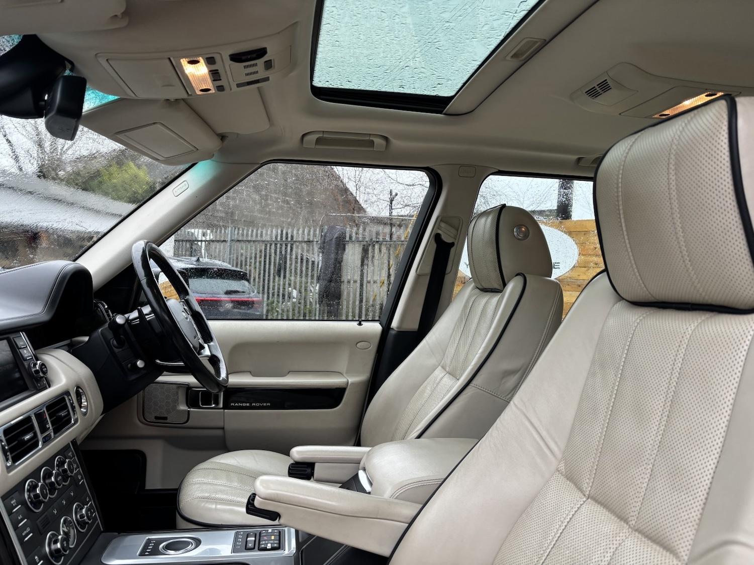 Used Land Rover Range Rover 2012 for sale - 76748242: Photo 16