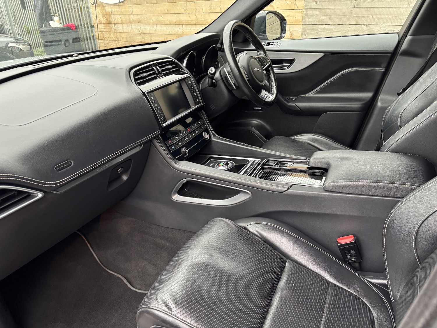 Used Jaguar F-Pace 2018 for sale - 76748269: Photo 6