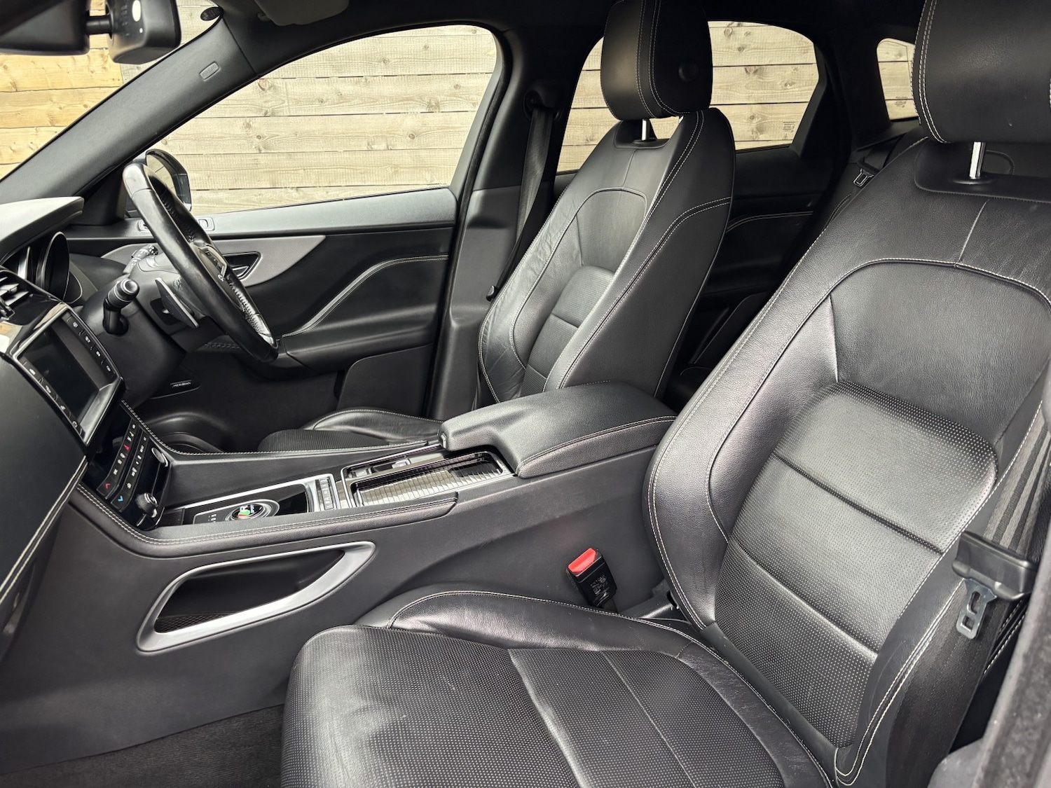 Used Jaguar F-Pace 2018 for sale - 76748269: Photo 7