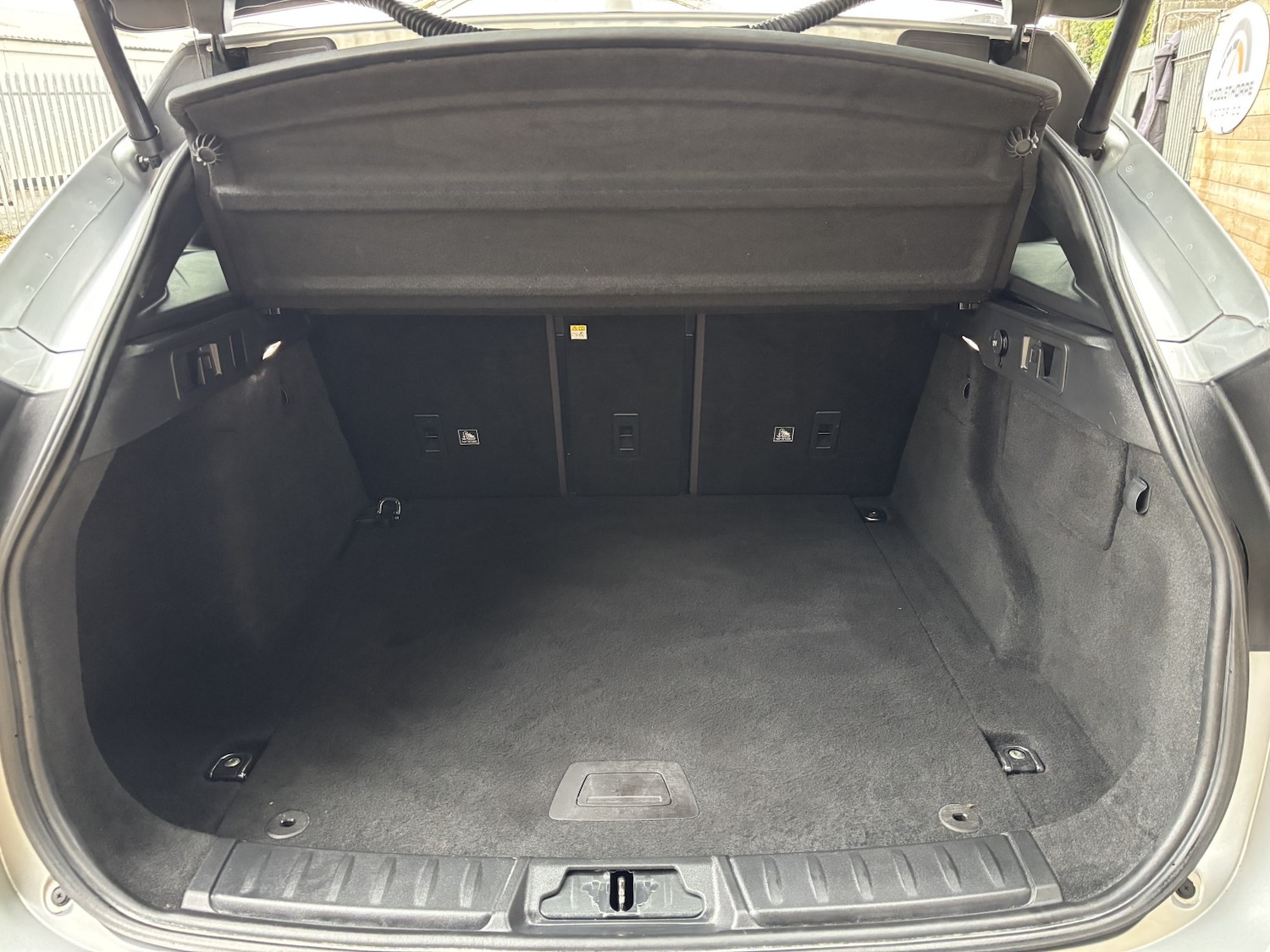 Used Jaguar F-Pace 2018 for sale - 76748269: Photo 9