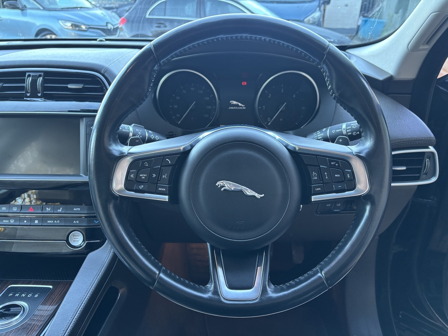 Used Jaguar F-Pace 2017 for sale - 76571170: Photo 11