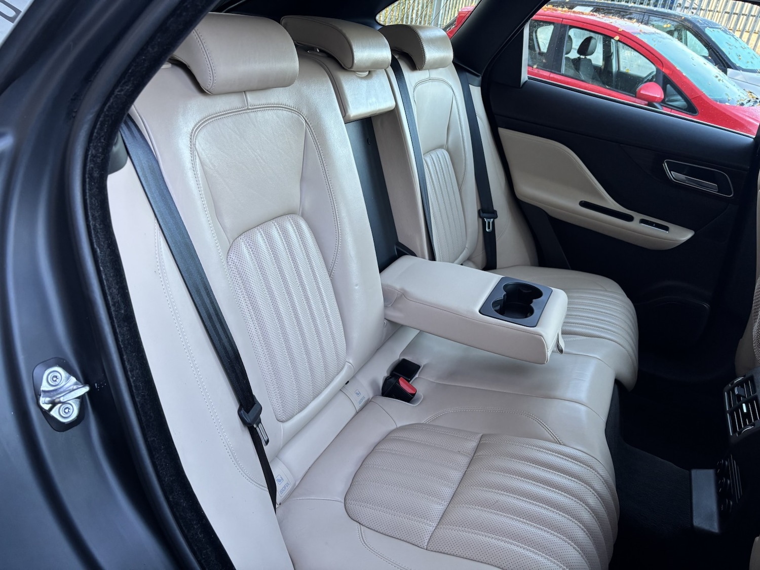 Used Jaguar F-Pace 2017 for sale - 76571170: Photo 13