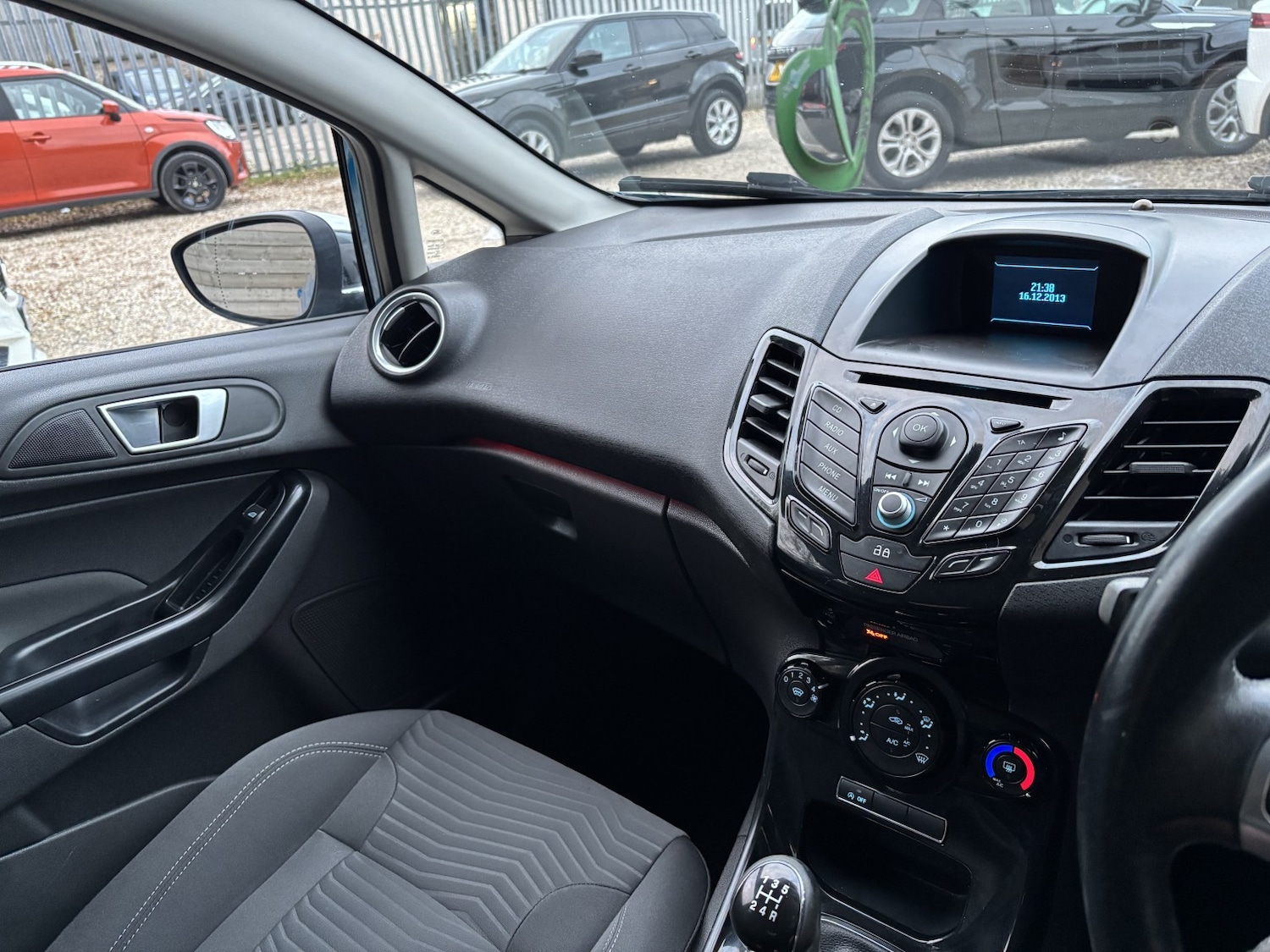 Used Ford Fiesta 2014 for sale - 76904685: Photo 7