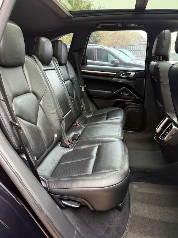 Used Porsche Cayenne 2010 for sale - 76313977: Photo 6