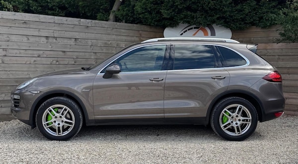 Used Porsche Cayenne 2013 for sale - 75664455: Photo 2