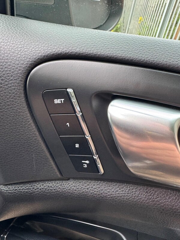 Used Porsche Cayenne 2013 for sale - 75664455: Photo 6