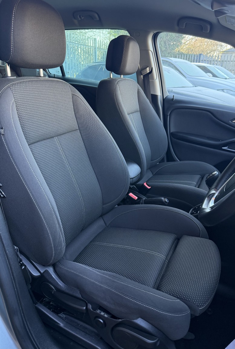 Used Vauxhall Zafira 2014 for sale - 77162312: Photo 2