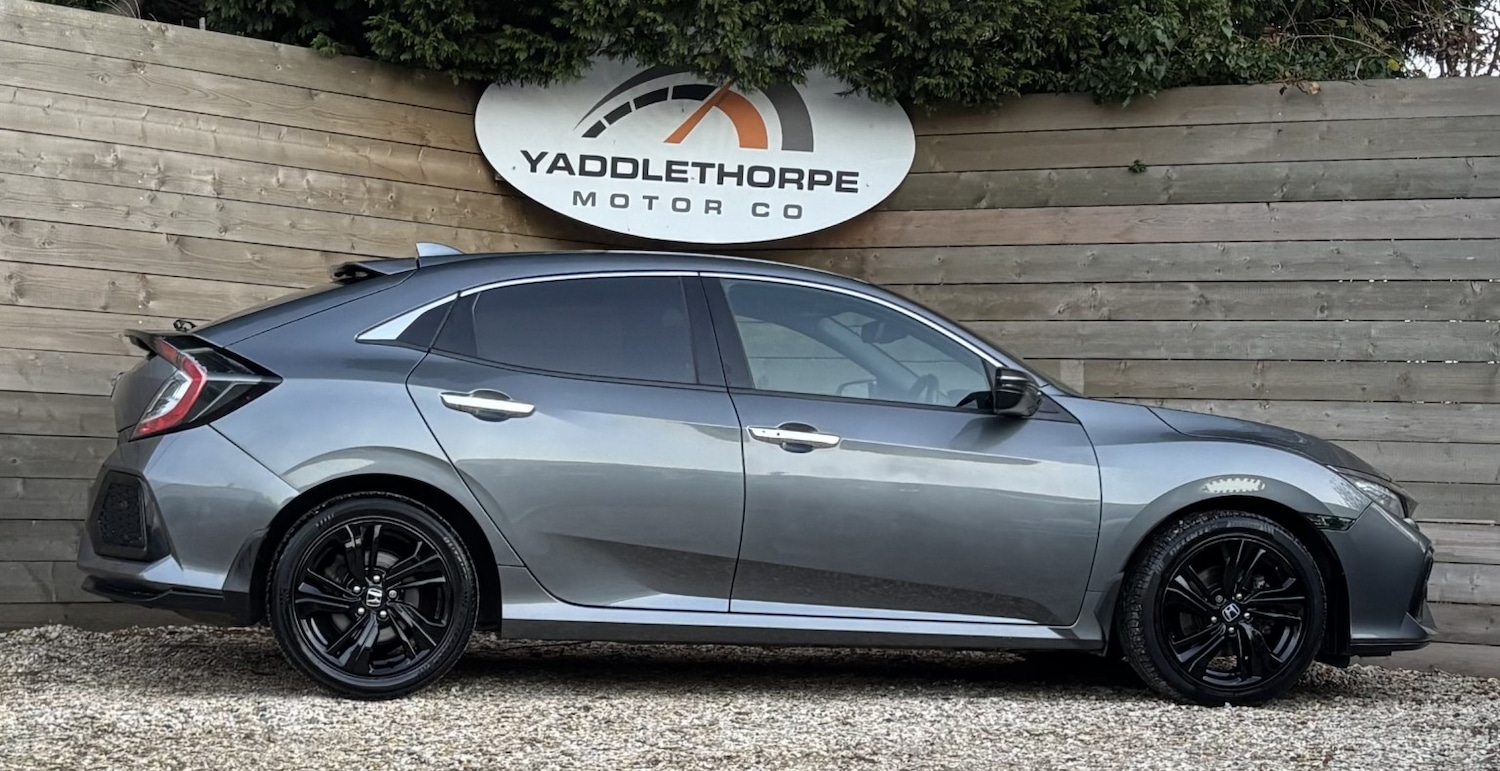 Used Honda Civic 2017 for sale - 76699296: Photo 3