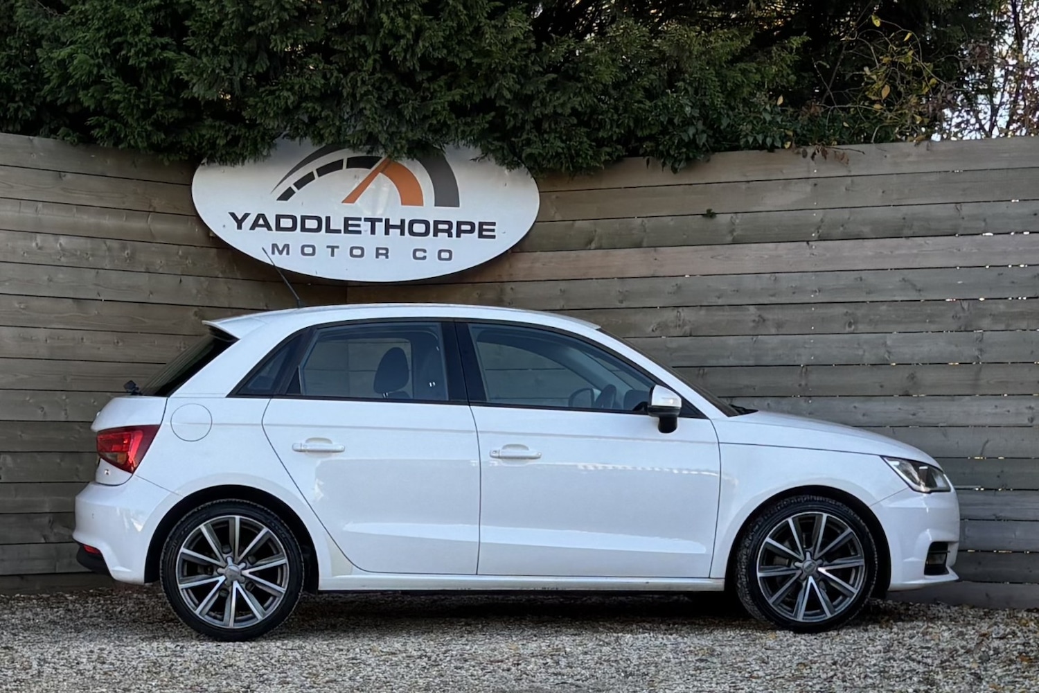 Used Audi A1 2016 for sale - 76571248: Photo 2