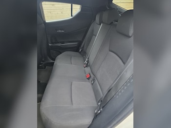 Used Toyota C-HR 2017 for sale - 78286116: Photo