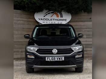 Used Volkswagen T-Roc 2018 for sale - 77603332: Photo