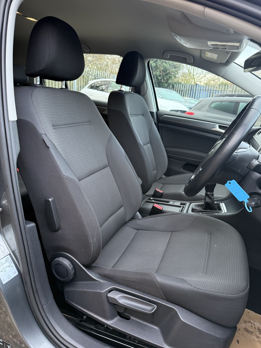 Used Volkswagen Golf 2018 for sale - 76941800: Photo 6