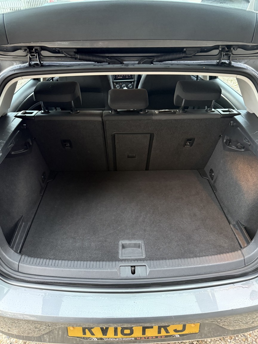 Used Volkswagen Golf 2018 for sale - 76941800: Photo 8