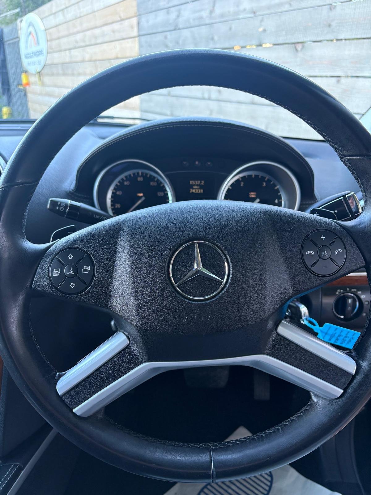 Used Mercedes-Benz GL Class 2011 for sale - 76313911: Photo 10