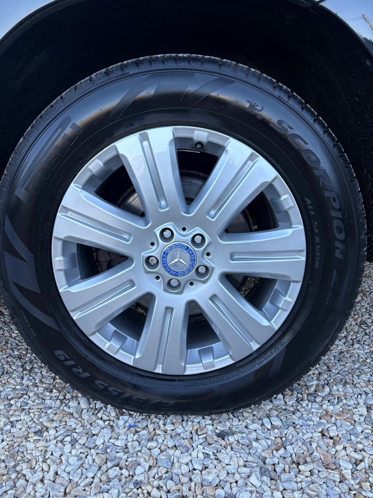 Used Mercedes-Benz GL Class 2011 for sale - 76313911: Photo 4