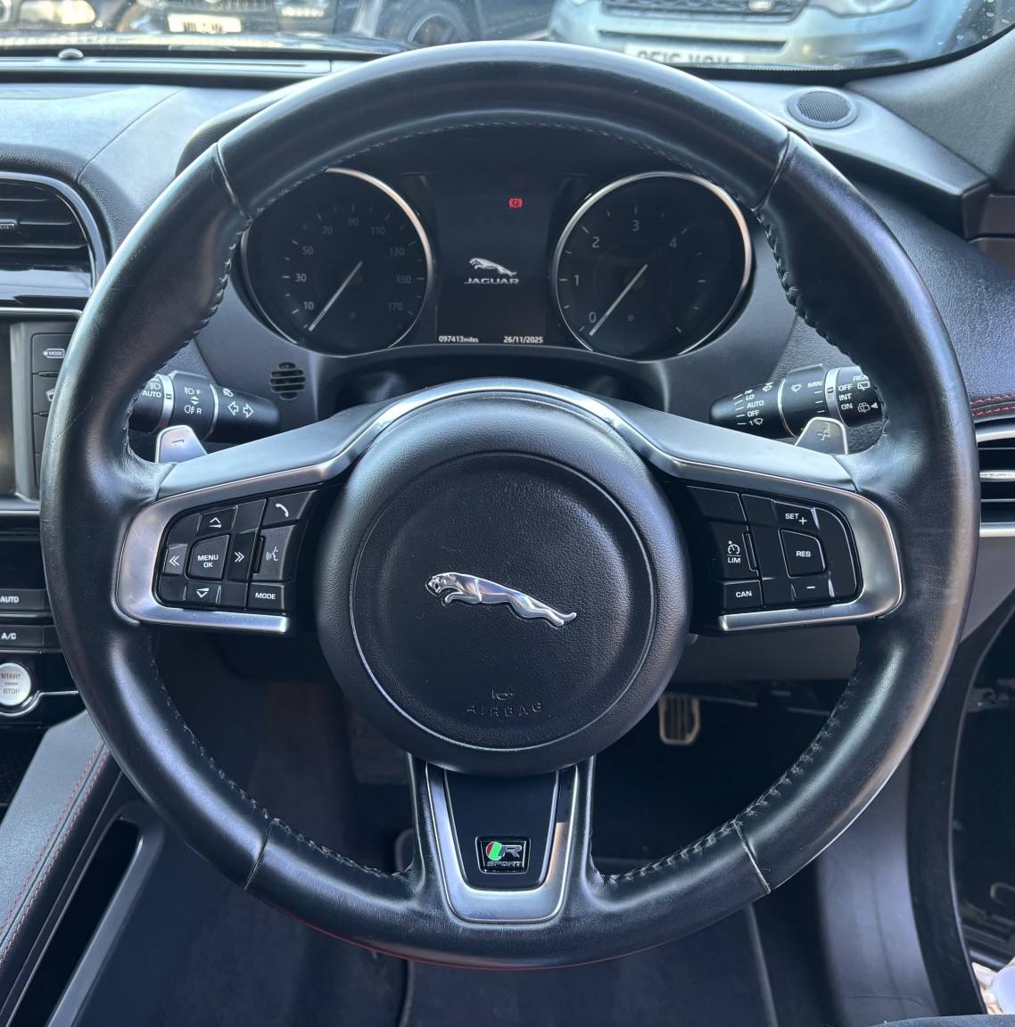 Used Jaguar F-Pace 2018 for sale - 76748267: Photo 6