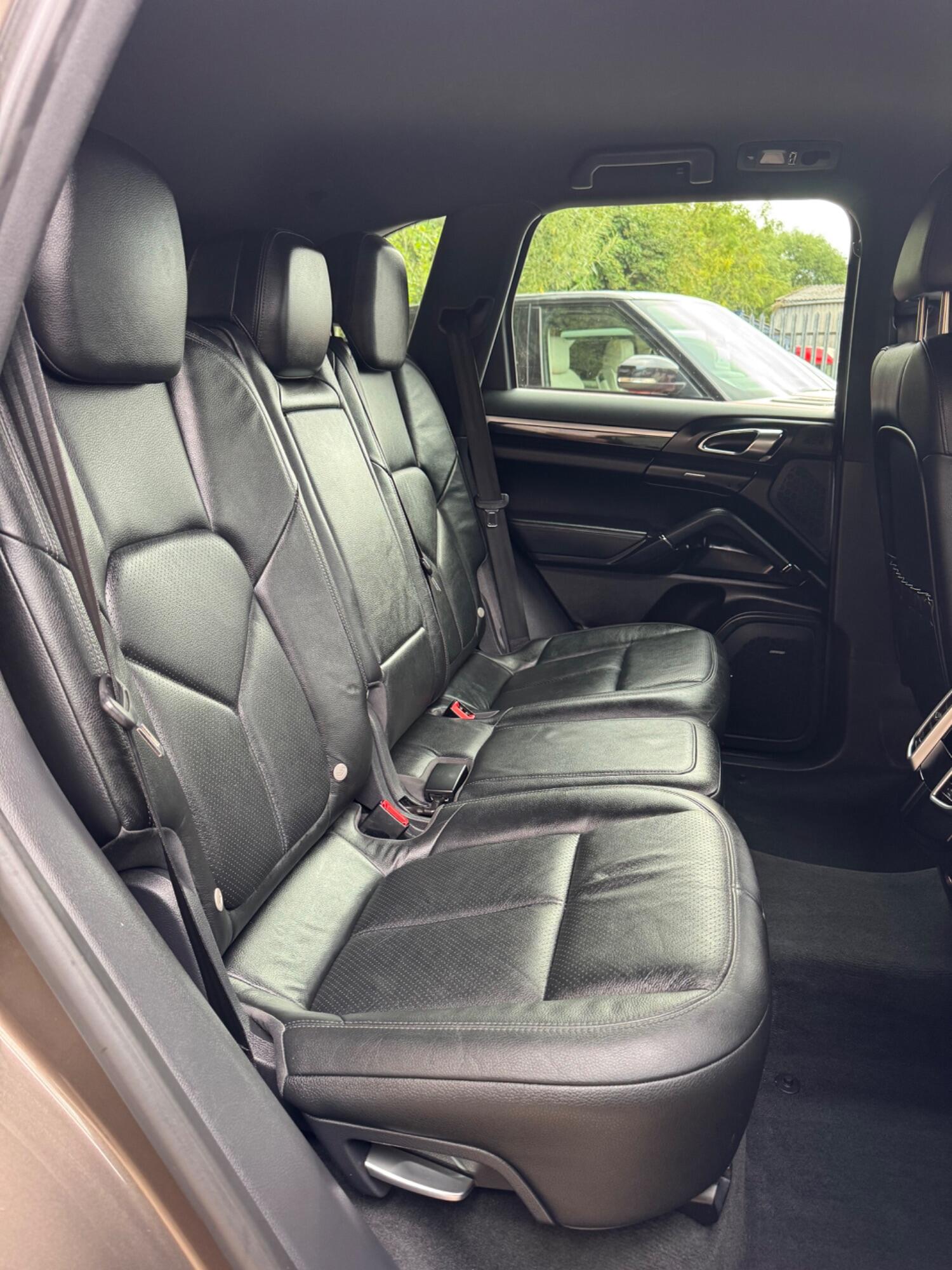 Used Porsche Cayenne 2013 for sale - 76794001: Photo 5