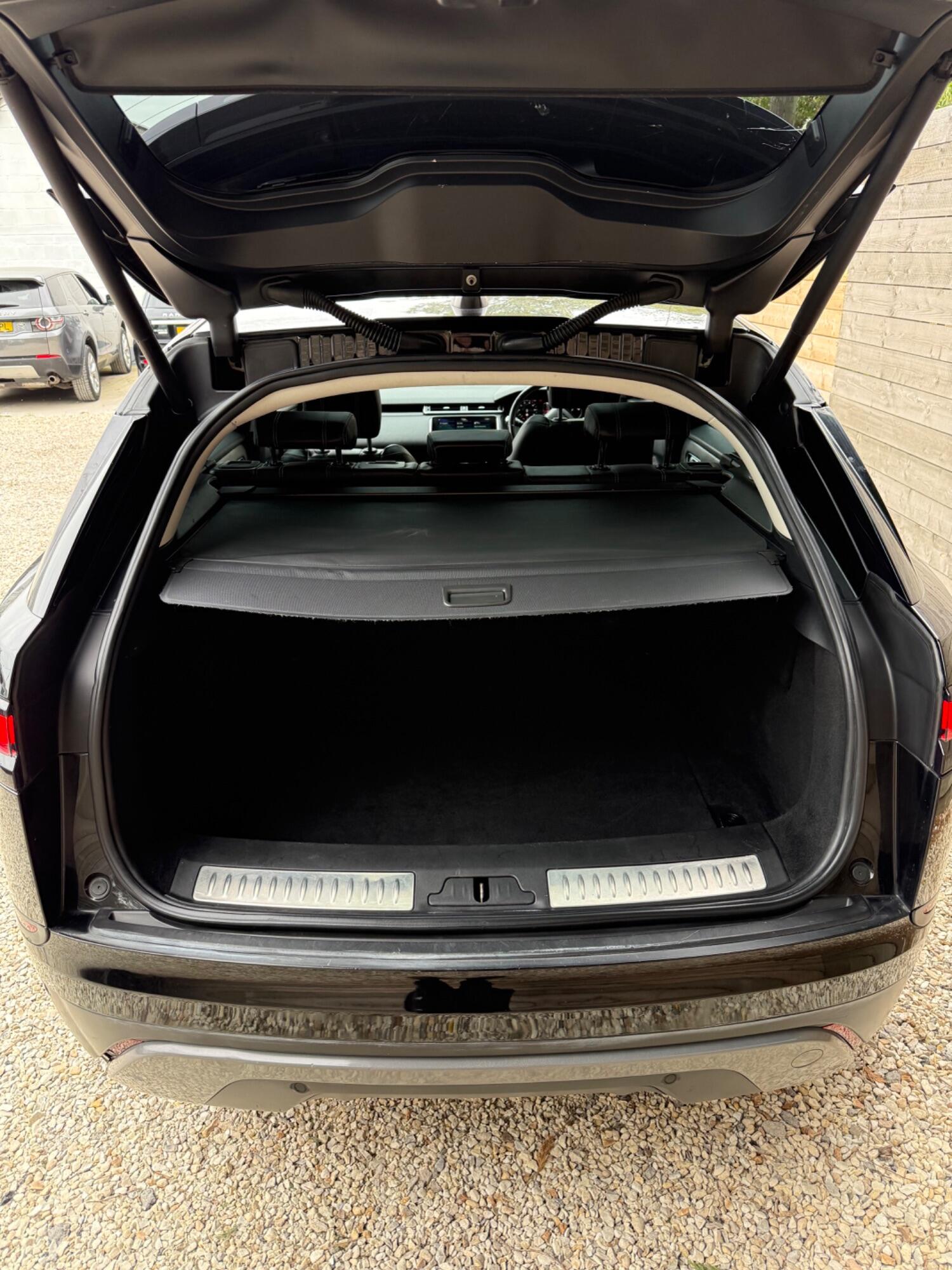 Used Land Rover Range Rover Velar 2018 for sale - 76293169: Photo 11