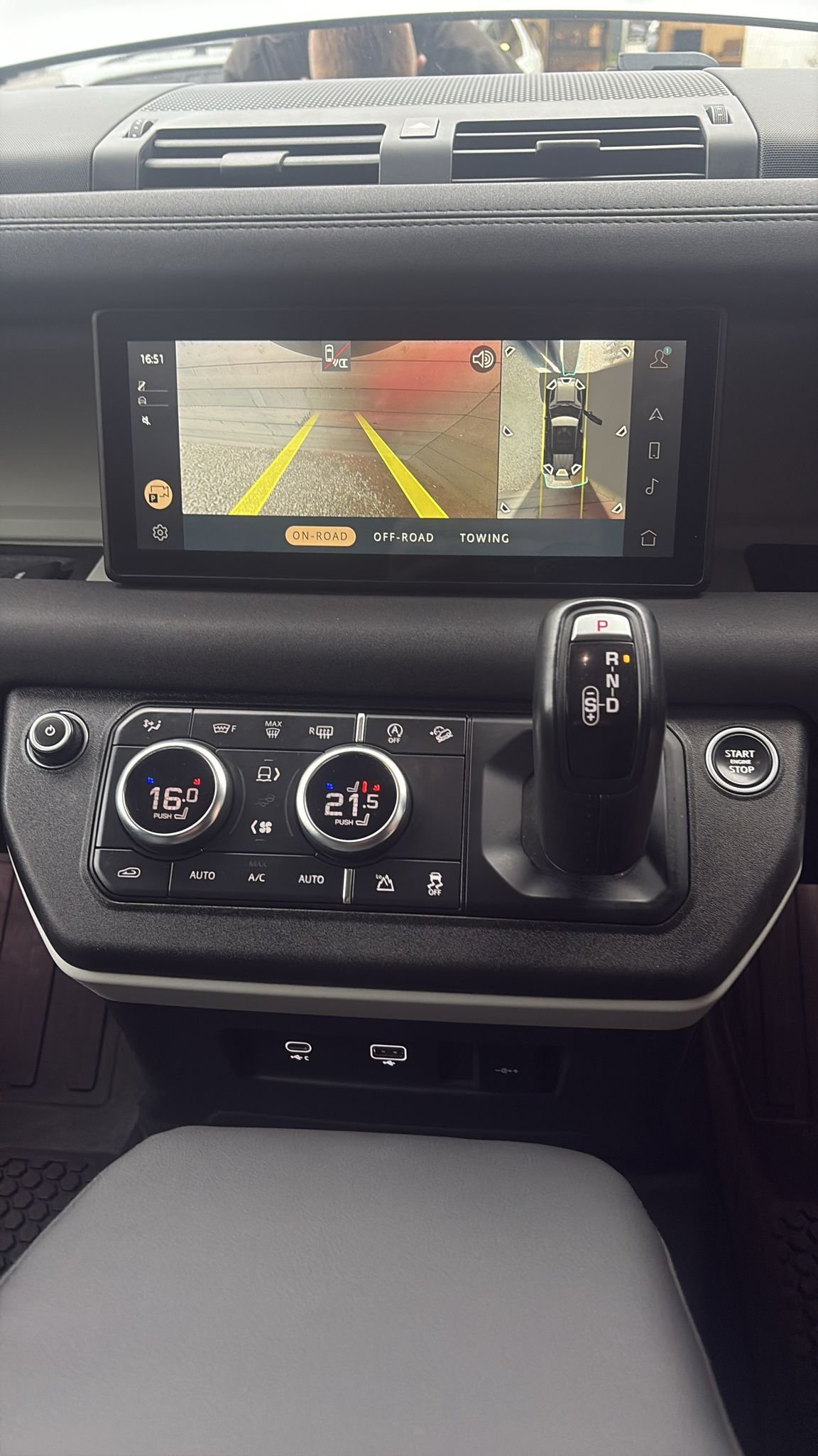 Used Land Rover Defender 2021 for sale - 76313983: Photo 12