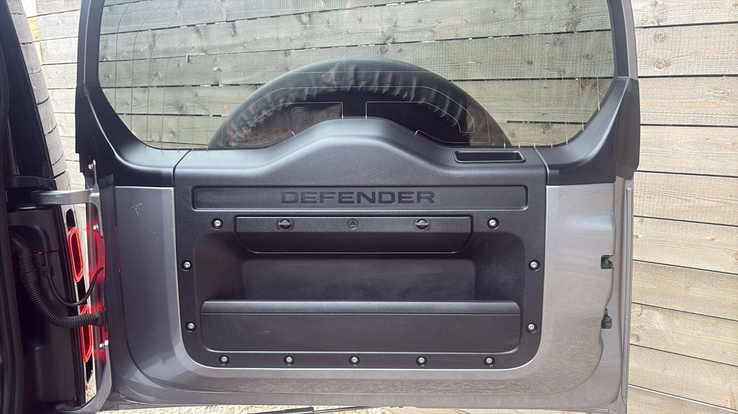 Used Land Rover Defender 2021 for sale - 76313983: Photo 13