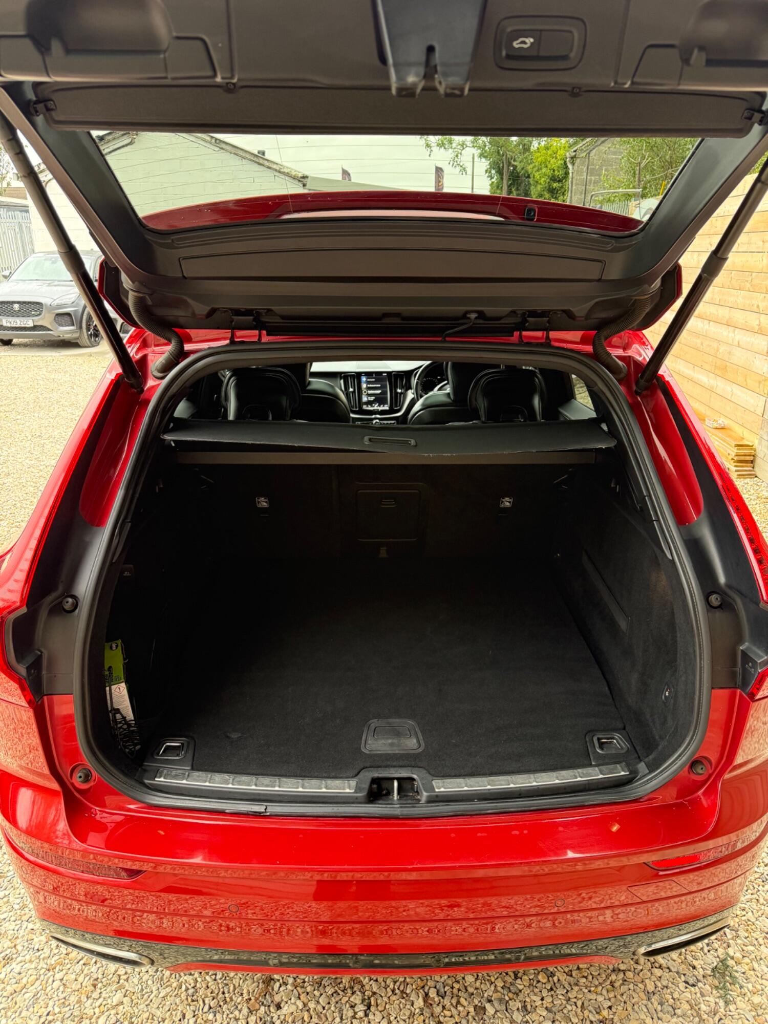 Used Volvo XC60 2019 for sale - 76313962: Photo 10