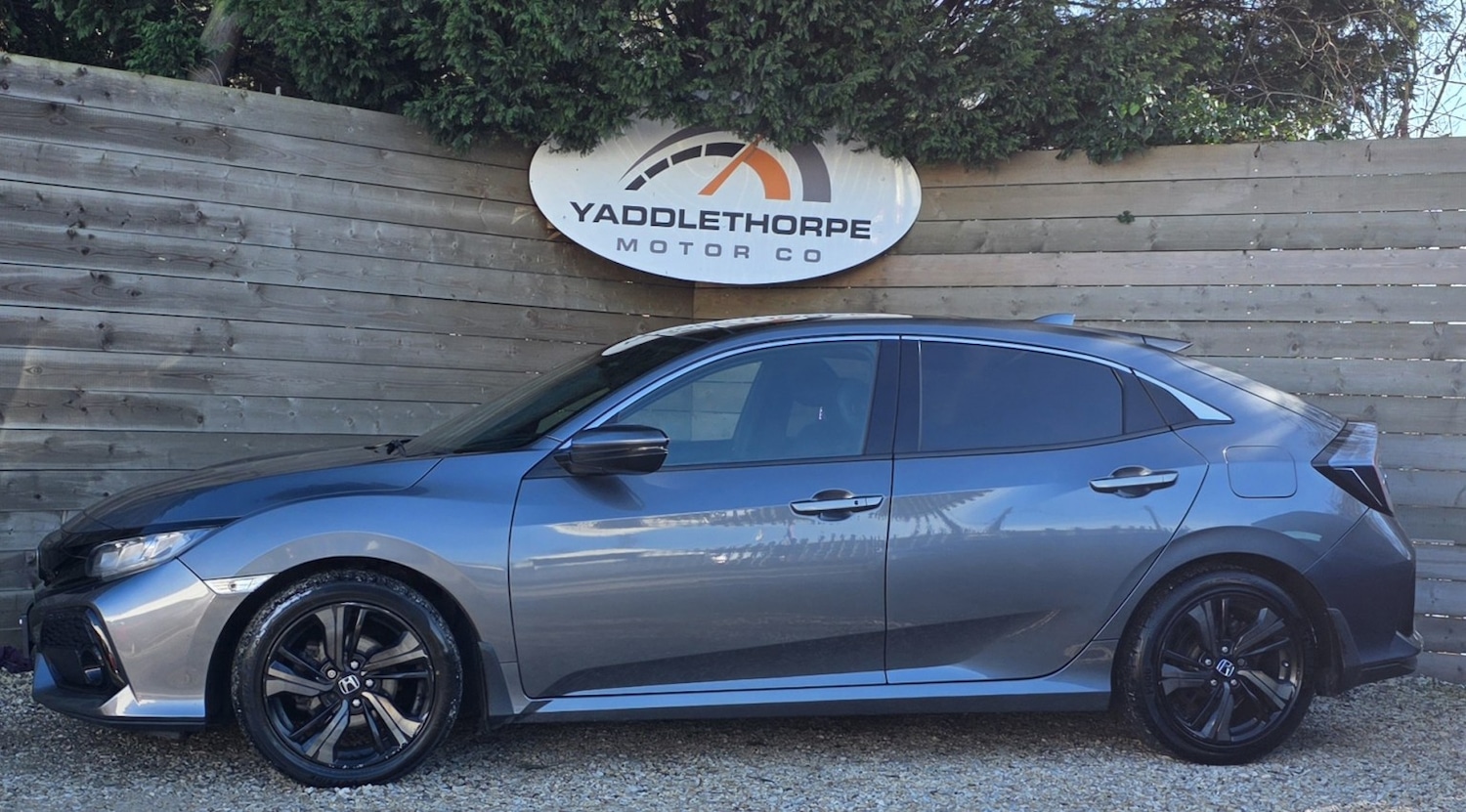 Used Honda Civic 2018 for sale - 77562548: Photo 2