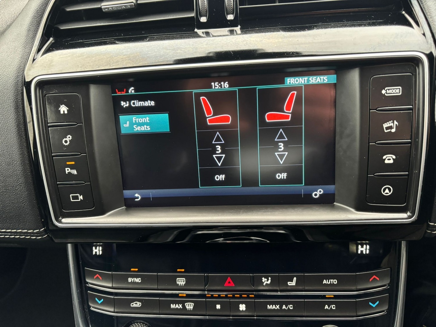 Used Jaguar XE 2016 for sale - 76670767: Photo 10